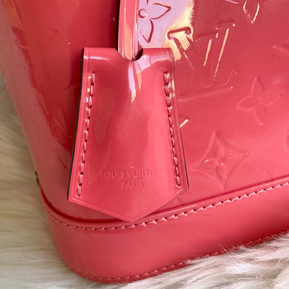 ✨💗Louis Vuitton💗✨ Vernis Alma PM Rose Litchi MINT CONDITION - Picture 6 of 17